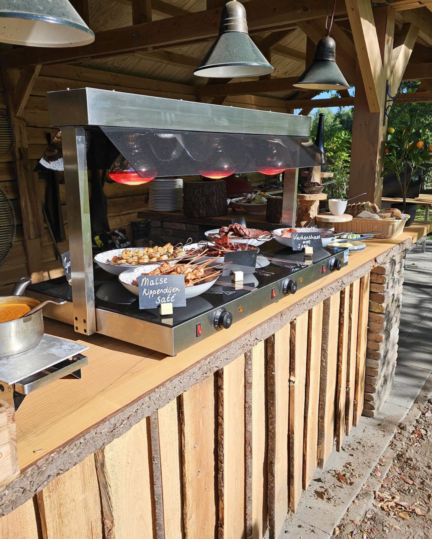 Sfeervolle feesten en partijen bij De Vroolijke Frans in Brummen met gezellig samenzijn, lekker eten en drinken"